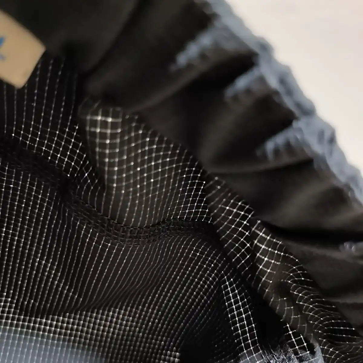 カリマーの「DTA pants」（DTAパンツ）の腰のあたり